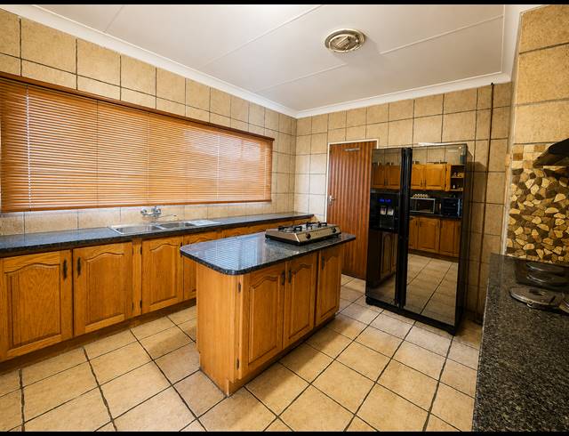 4 BEDROOM HOUSE FOR SALE IN THREE RIVERS